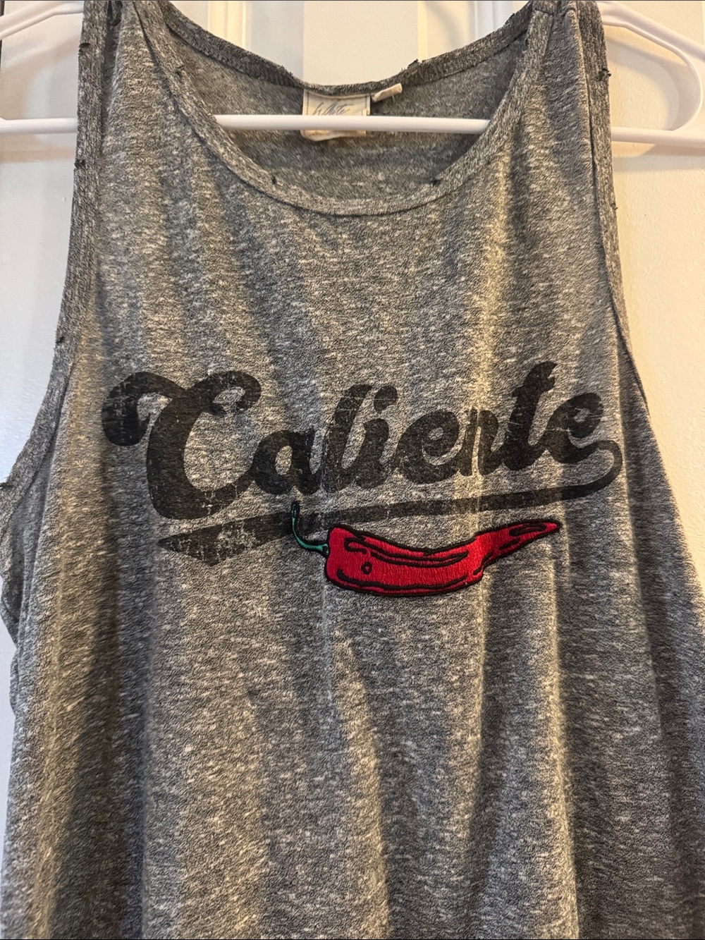 White Crow Gray 'Caliente' Graphic Tank with Red Chili - Picture 3 of 5